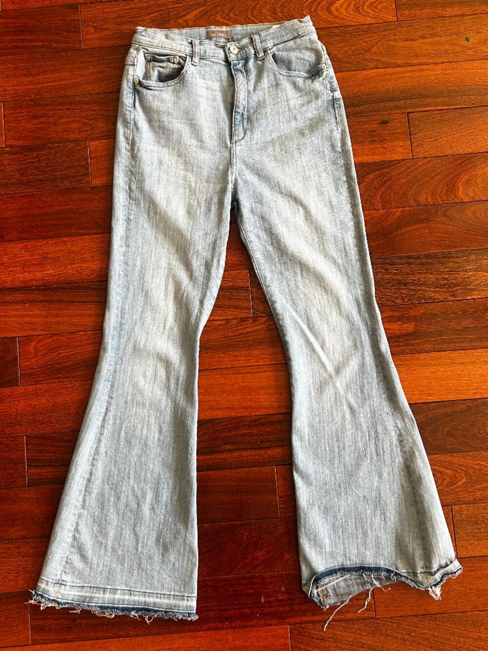 DL1961 Rachel High Rise Instasculpt Flare Jeans in Topanga Wash Sz 29 Raw Hem